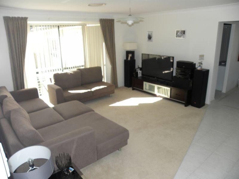 4 Warrigal Road, Woongarrah NSW 2259