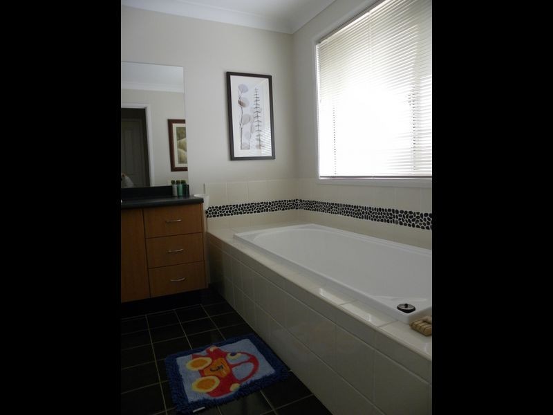 8 Cherry Blossom Crescent, Hamlyn Terrace NSW 2259