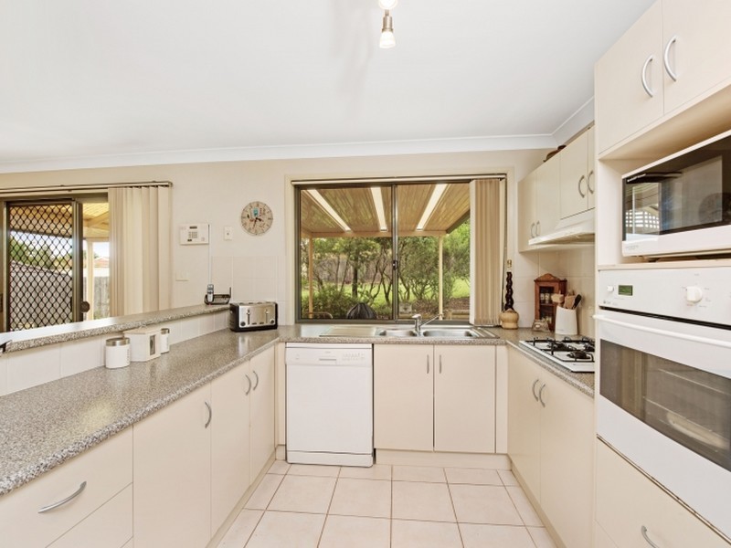 12 Honeygum Way, Mardi NSW 2259