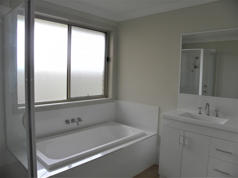 2 Nelson Grove, Woongarrah NSW 2259