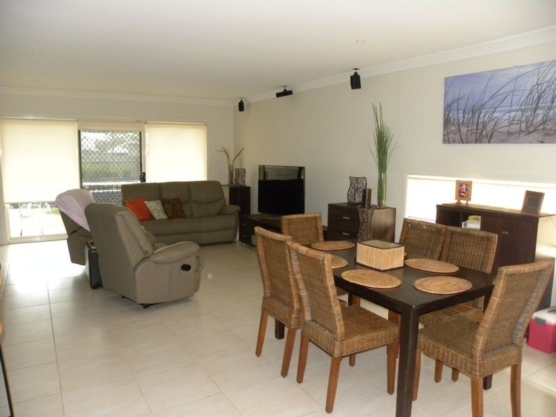 24 Kooindah Rd Kooindah Waters, Wyong NSW 2259
