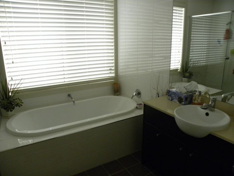 24 Kooindah Rd Kooindah Waters, Wyong NSW 2259