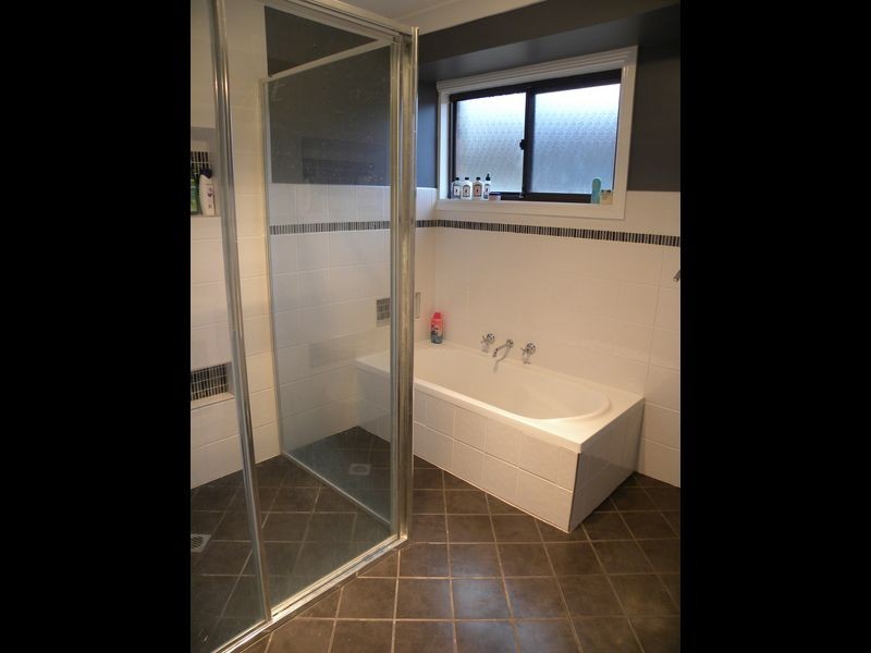 16 Stonehaven  Ave, Watanobbi NSW 2259