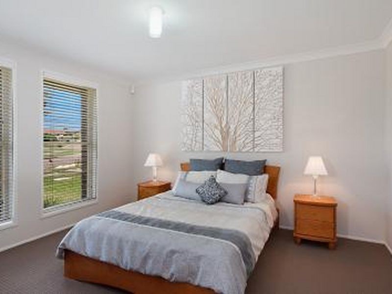 14 North Barrington Drive, Woongarrah NSW 2259