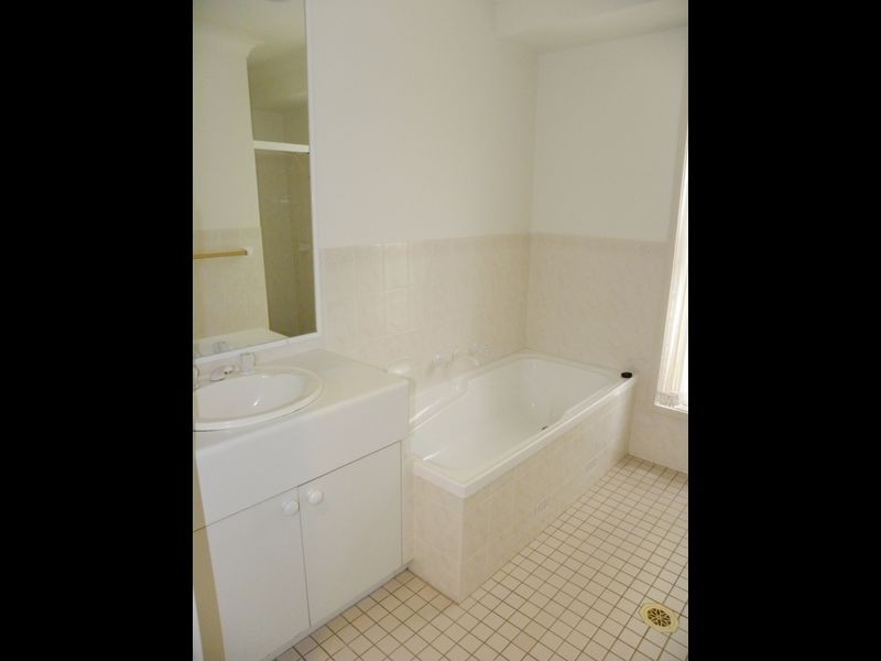 12 Frienship Place, Watanobbi NSW 2259