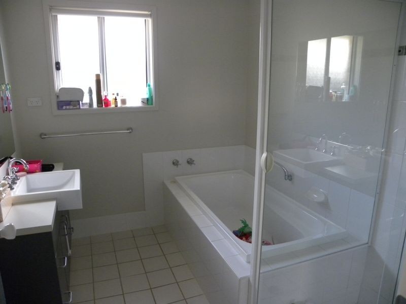 75 Clydesdale Street, Wadalba NSW 2259