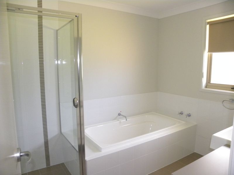 9 Florin Place, Wadalba NSW 2259