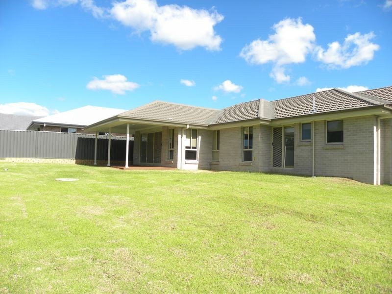 9 Florin Place, Wadalba NSW 2259