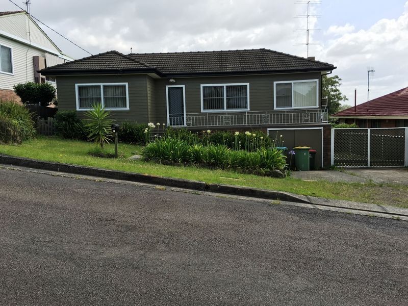 8 Crystal Crescent, Wyong NSW 2259