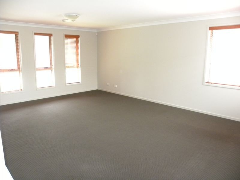 14 Hakone Rd, Woongarrah NSW 2259