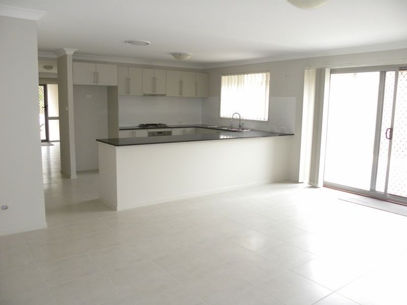 14 Hakone Rd, Woongarrah NSW 2259