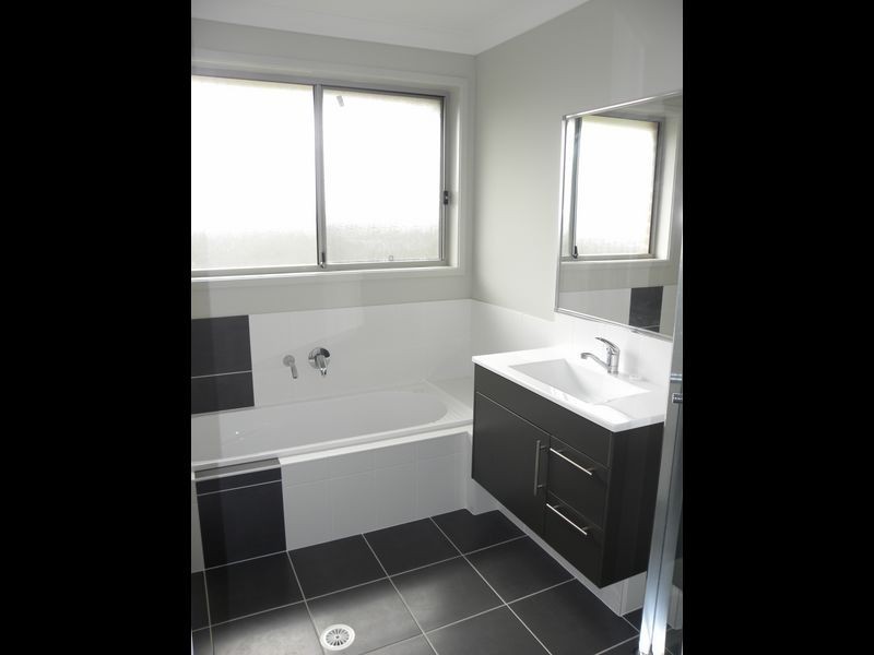 14 Hakone Rd, Woongarrah NSW 2259