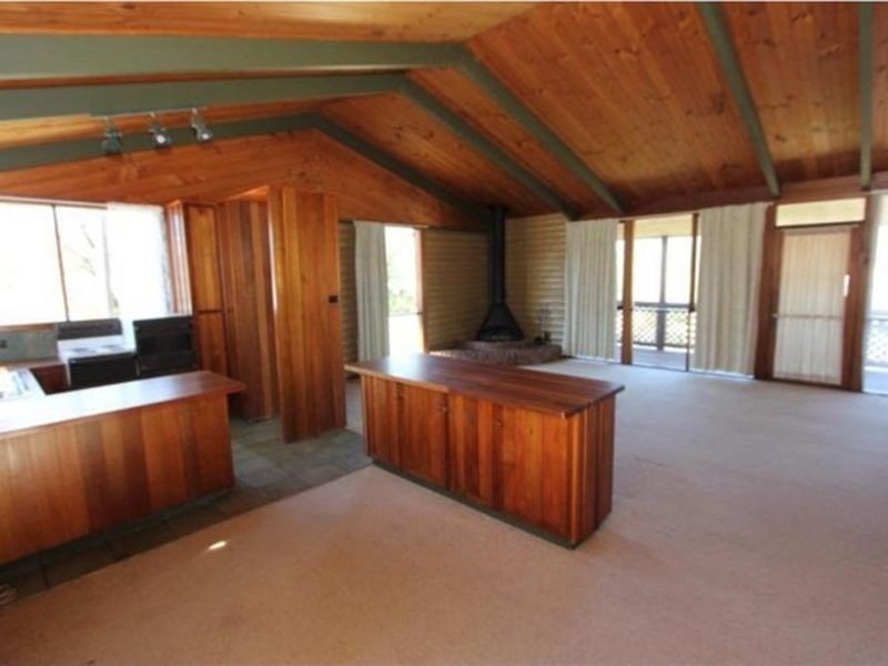 252 Tuggerawong Rd, Tuggerawong NSW 2259