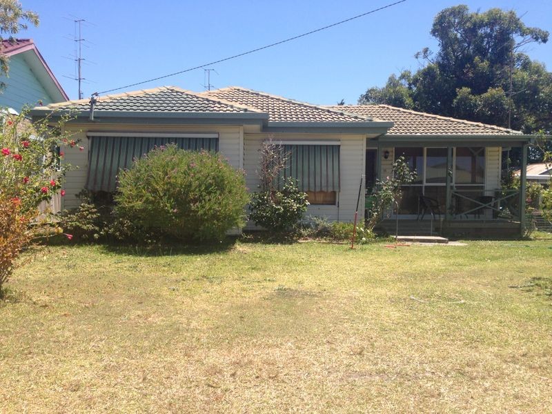16 Hay Street, Gorokan NSW 2263