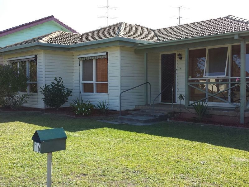 16 Hay Street, Gorokan NSW 2263