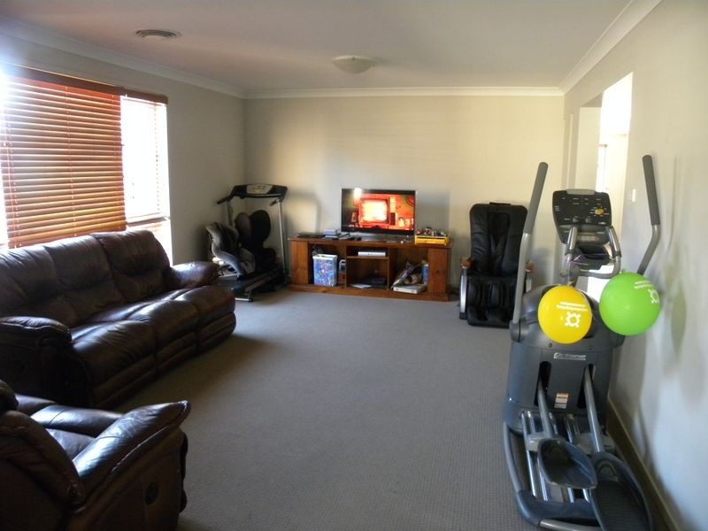30 Wakool Crescent, Woongarrah NSW 2259