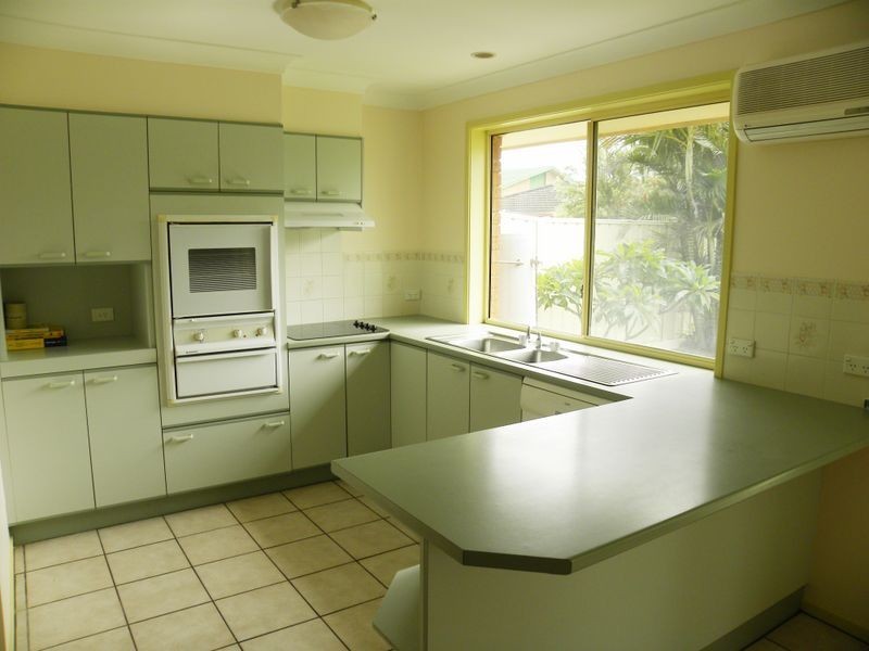 52 Eucalyptus Crescent, Metford NSW 2323