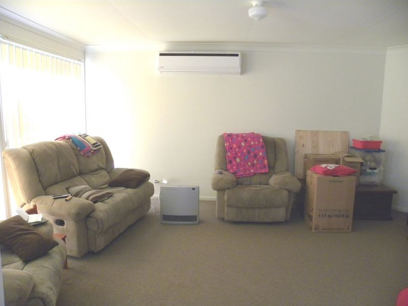16 Begonia Rd, Woongarrah NSW 2259