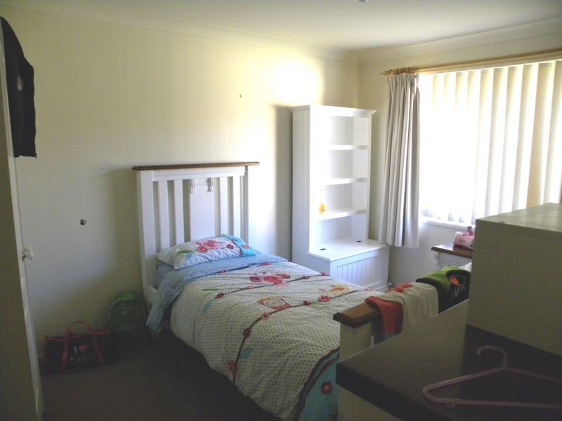 16 Begonia Rd, Woongarrah NSW 2259