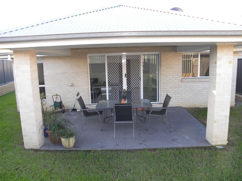 73 Settlement Drive, Wadalba NSW 2259