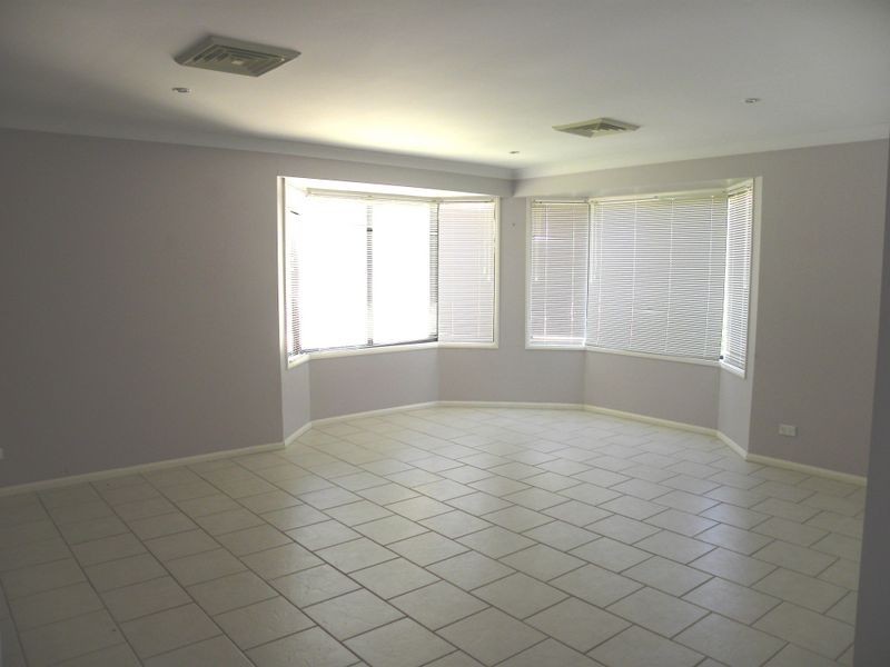 18 Camden Way, Watanobbi NSW 2259