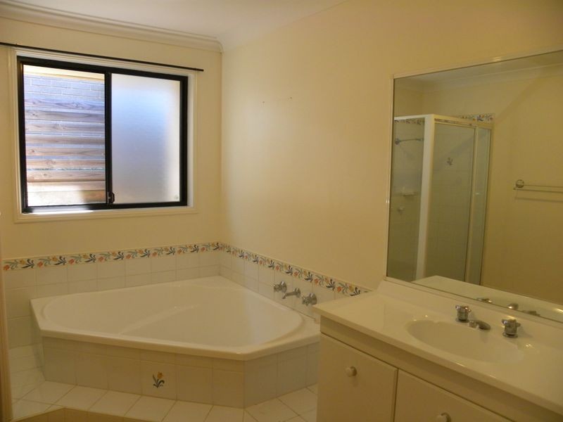 18 Camden Way, Watanobbi NSW 2259