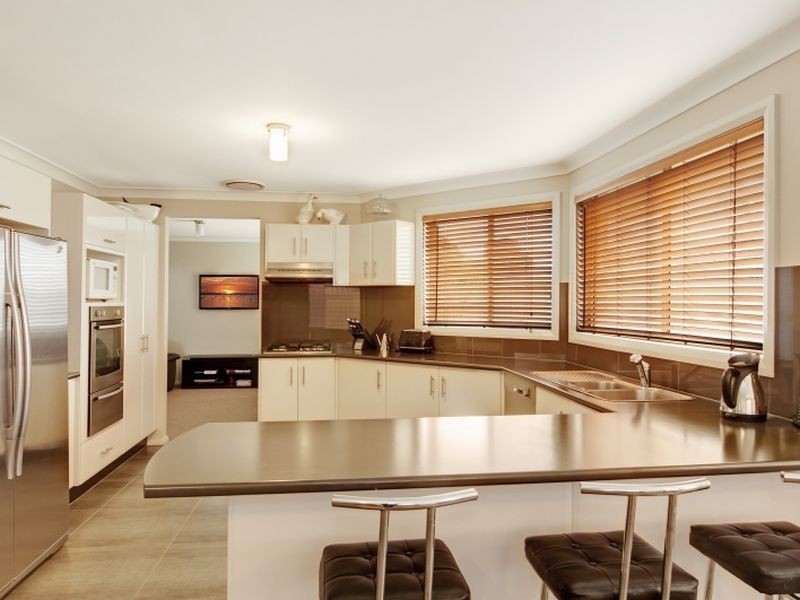 26 Waterside Drive, Woongarrah NSW 2259