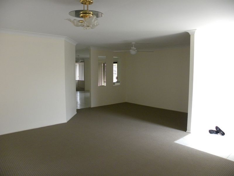 12 Riveroak Drive, Mardi NSW 2259