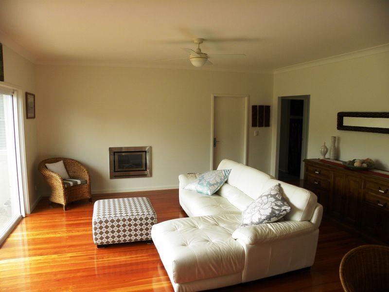 1 Parry Parade Kooindah Waters, Wyong NSW 2259