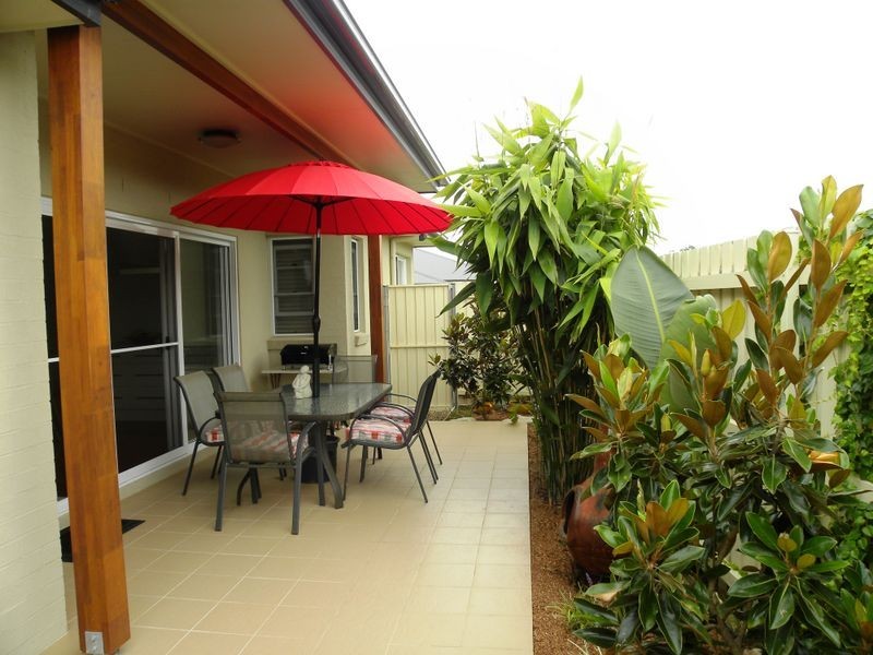 1 Parry Parade Kooindah Waters, Wyong NSW 2259