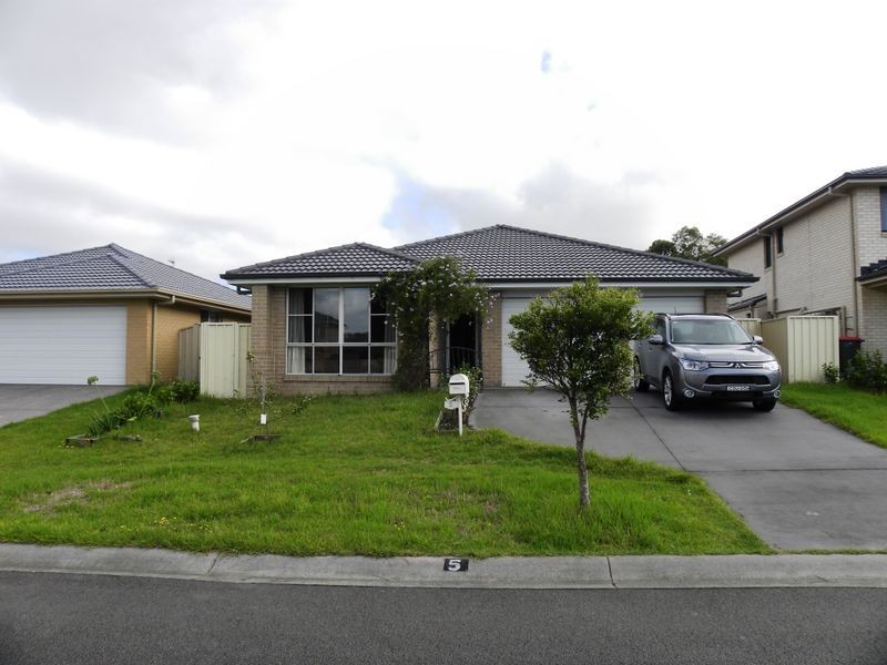 5 Kelat Avenue, Wadalba NSW 2259