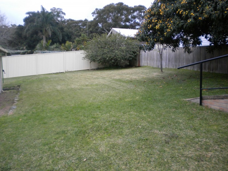 10 Kevin Street, Mannering Park NSW 2259