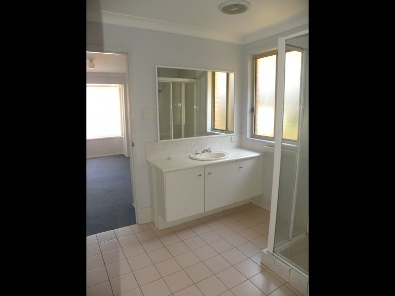 2 Windsong Place, Tuggerah NSW 2259