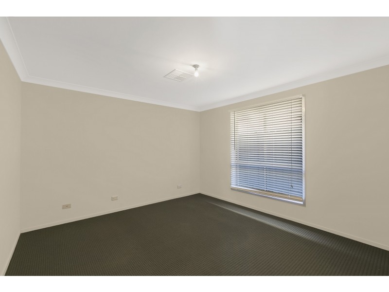 6 Salamander Road, Wadalba NSW 2259