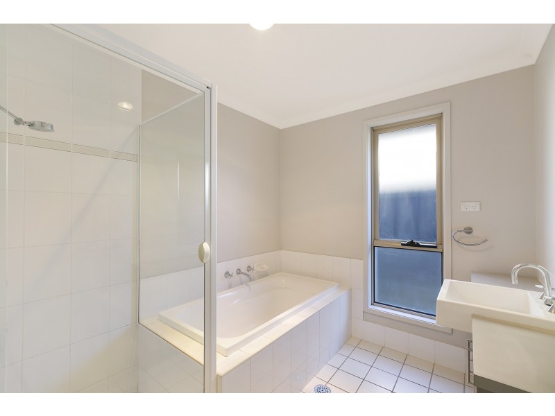 6 Salamander Road, Wadalba NSW 2259