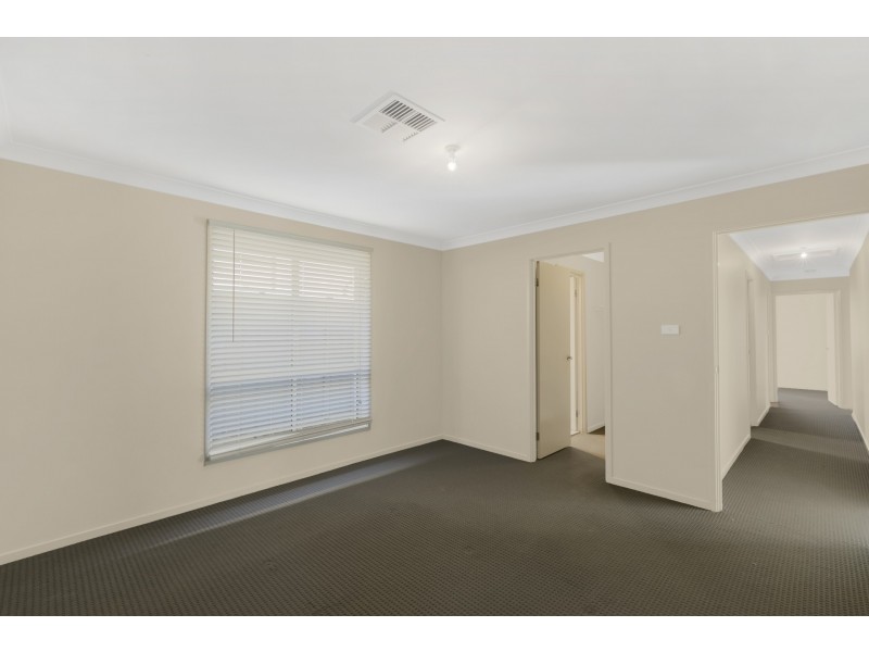 6 Salamander Road, Wadalba NSW 2259