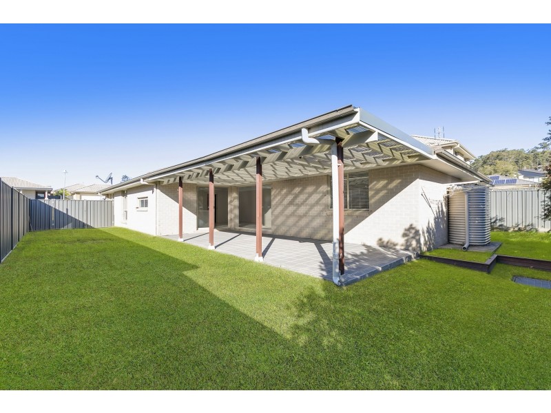 6 Salamander Road, Wadalba NSW 2259