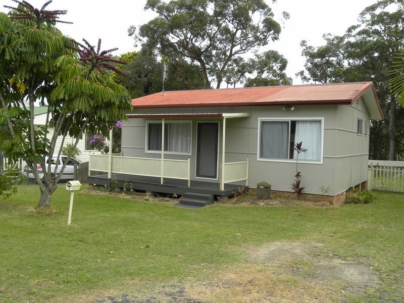 16 Banksia Street, Canton Beach NSW 2263