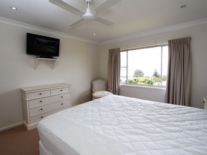 1 Geoffrey Street, Crowdy Head NSW 2427