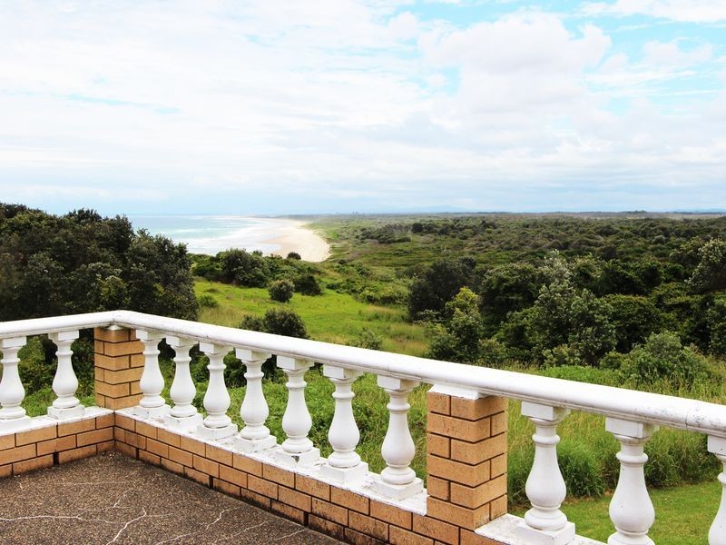 1 Geoffrey Street, Crowdy Head NSW 2427