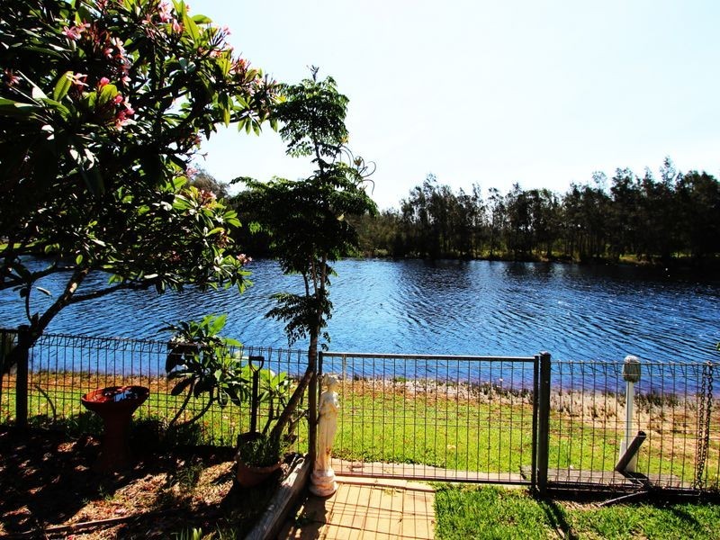 13 Shearwater Crescent, Harrington NSW 2427