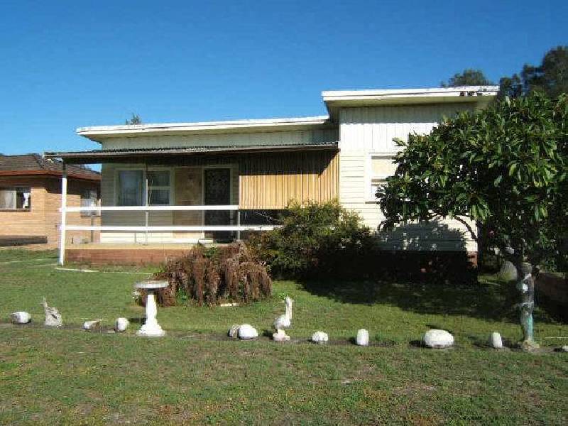 42 Glacken Street, Harrington NSW 2427