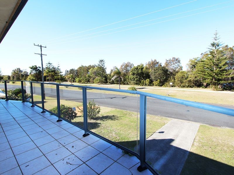 233 Beach Street, Harrington NSW 2427