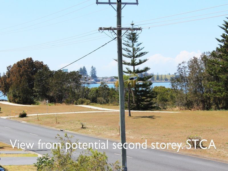 203 Beach Street, Harrington NSW 2427