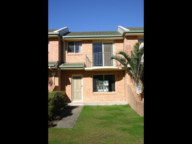 2/6-8 Muir Street, Harrington NSW 2427