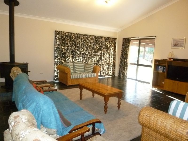 8 Minamurra Drive, Harrington NSW 2427