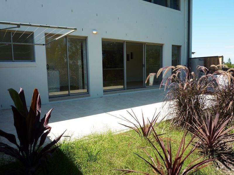 2/59 Baruah Parade, Harrington NSW 2427