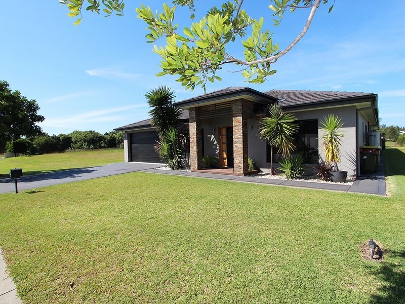 8 Lazzarini Drive, Harrington NSW 2427