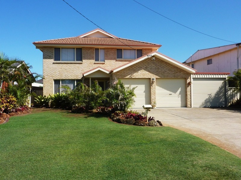 215 Beach Street, Harrington NSW 2427