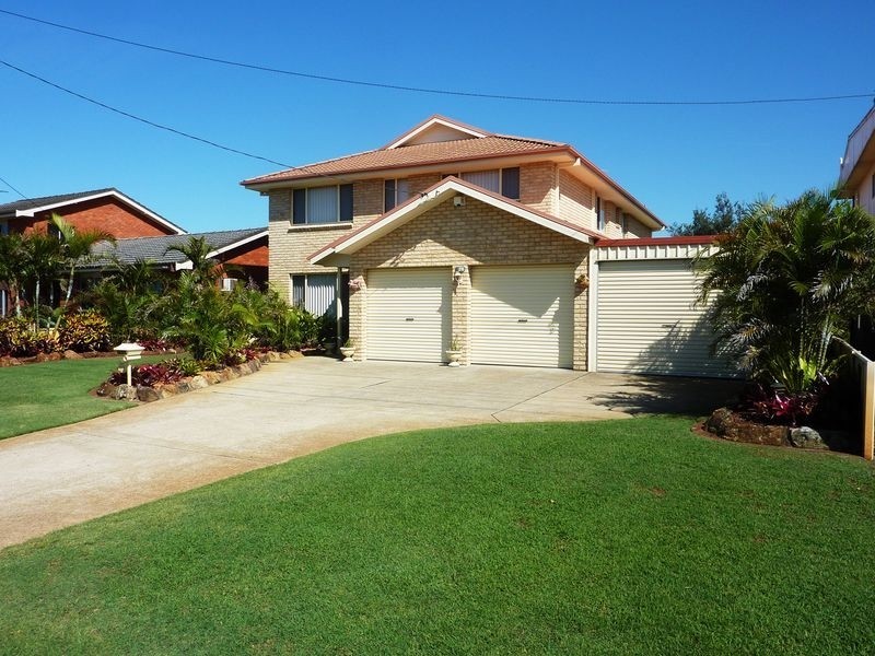 215 Beach Street, Harrington NSW 2427